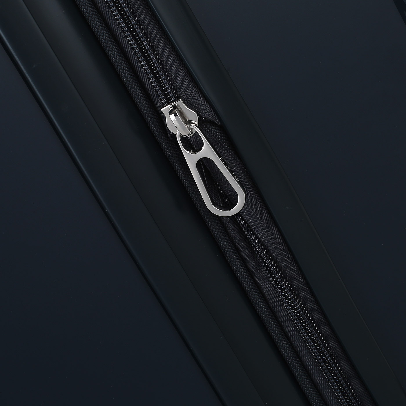 Чемодан большой L из ABS-пластика с кодовым замком Calvin Klein CK-630 Down To Fly