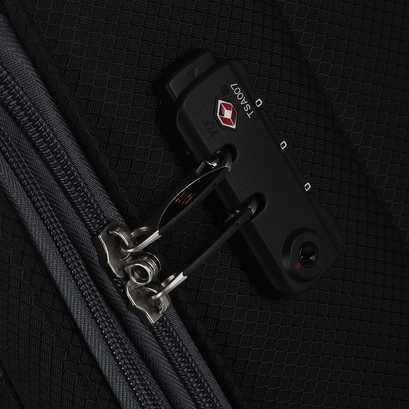 Чемодан средний M тканевый Eberhart Oxygen