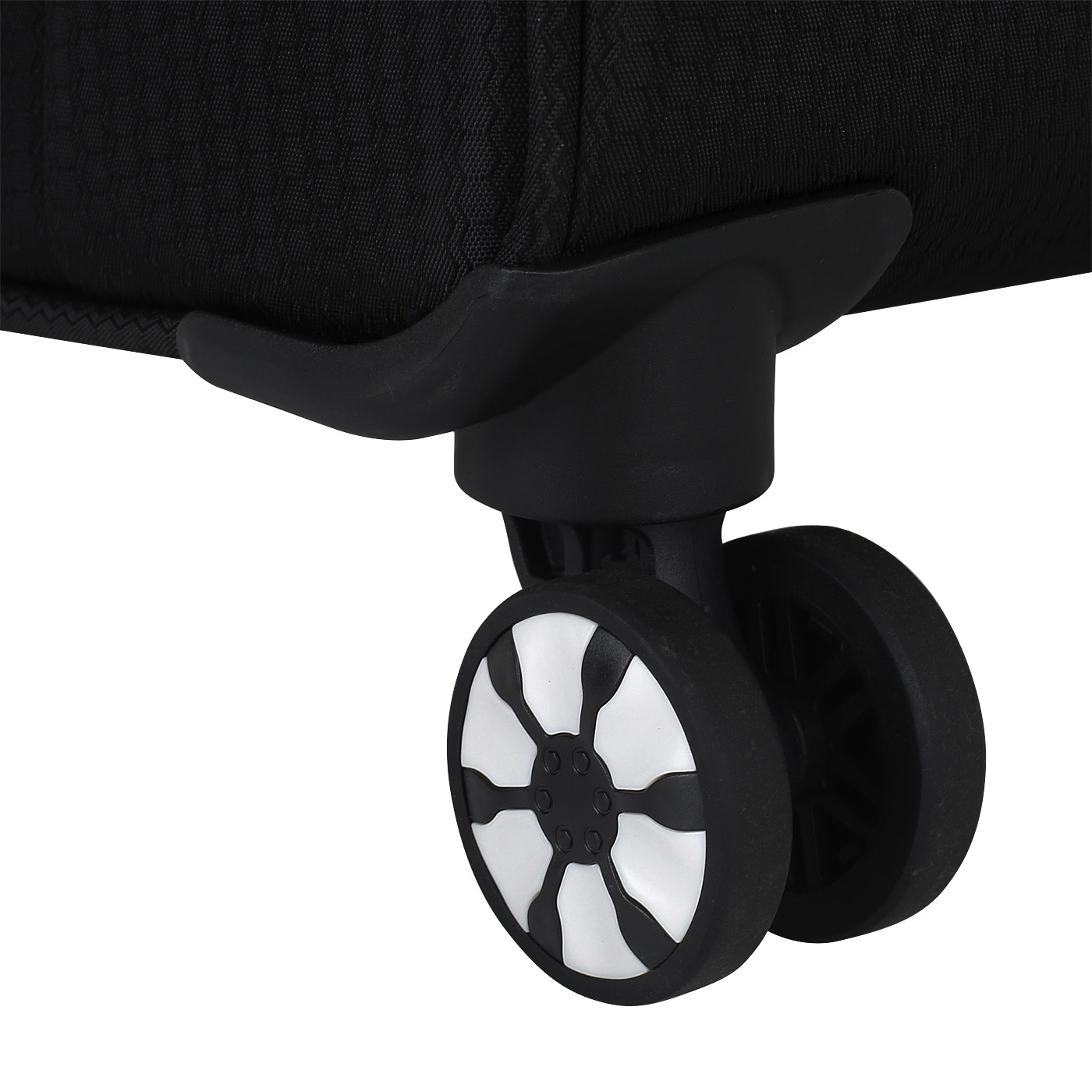 Чемодан средний M тканевый с кодовым замком DKNY DKNY-306 Fearless