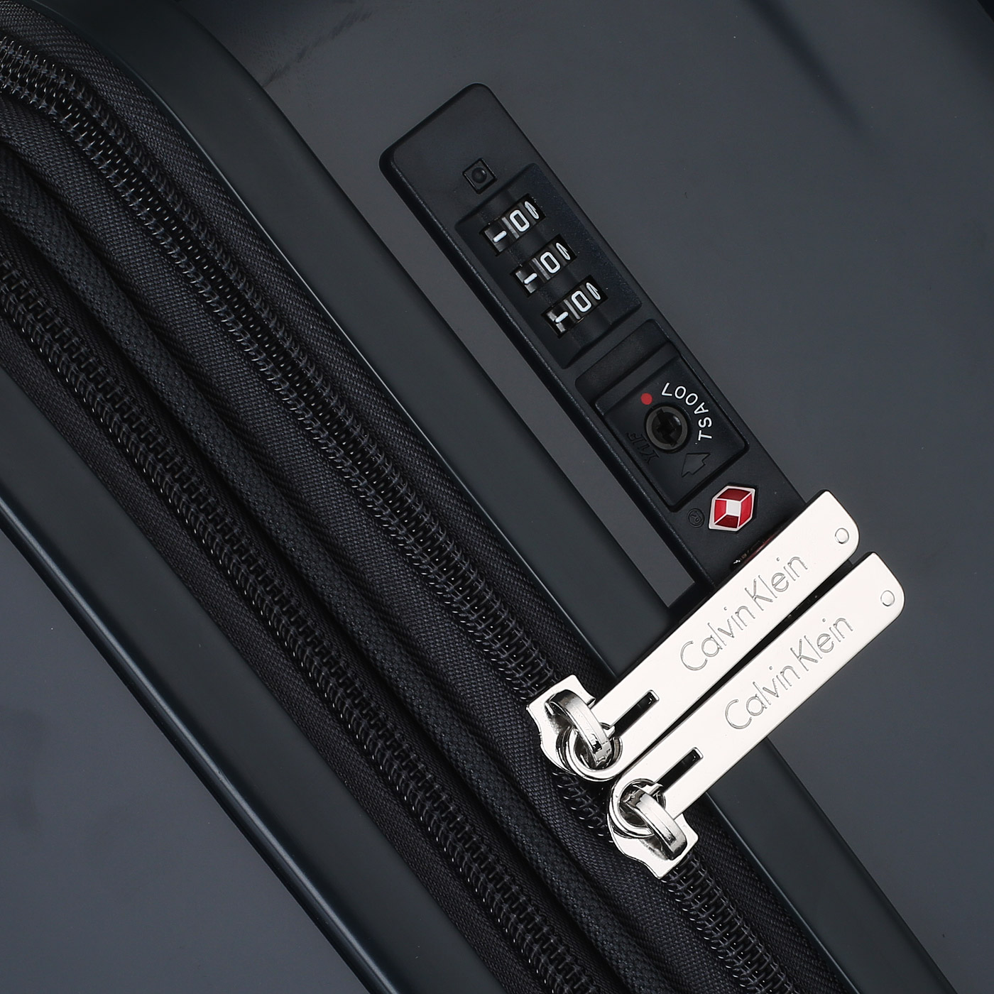 Чемодан большой L из ABS-пластика с кодовым замком Calvin Klein CK-630 Down To Fly