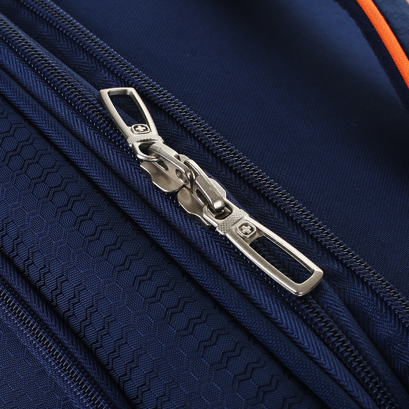 Чемодан большой L тканевый Wenger Arosa