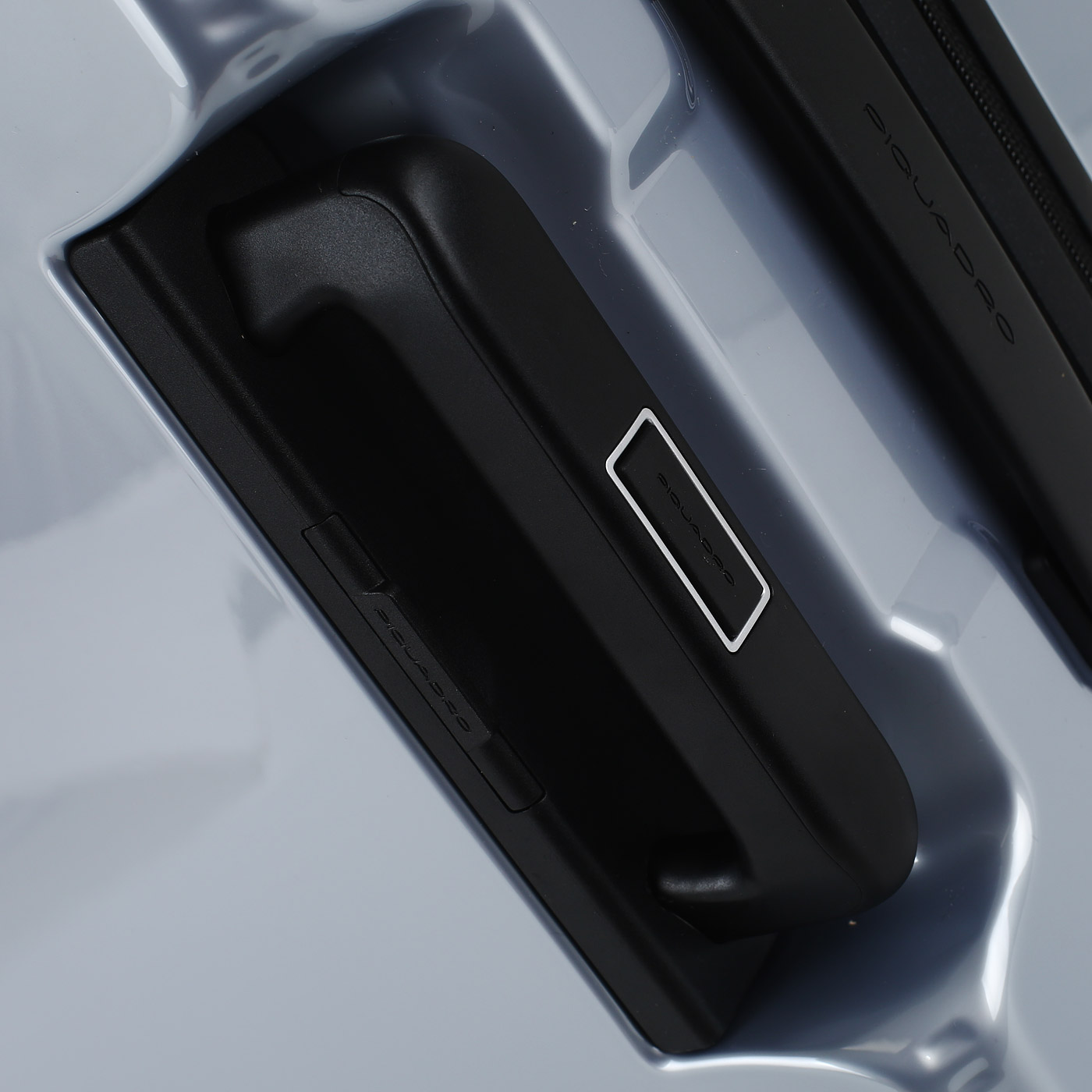 Чемодан Piquadro Cubica