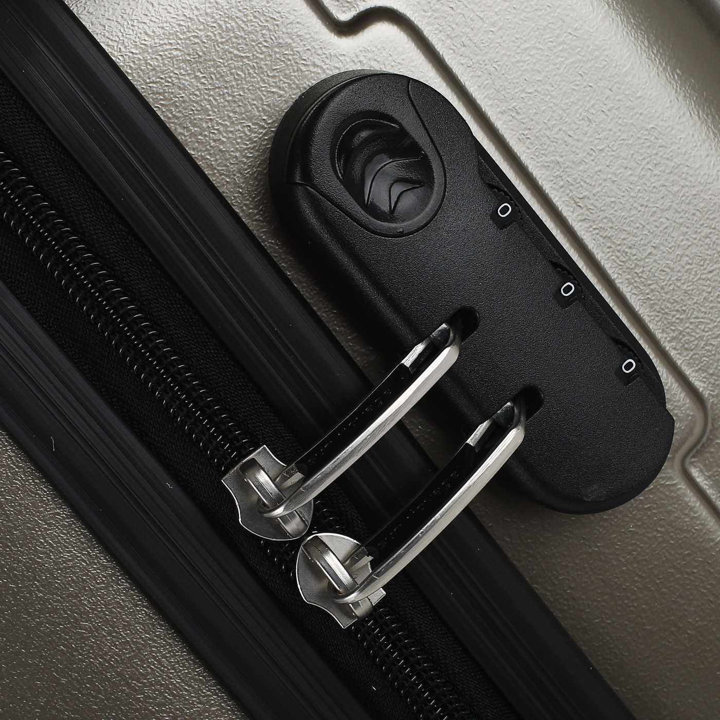 Чемодан маленький S из ABS-пластика с кодовым замком Sun Voyage Elit