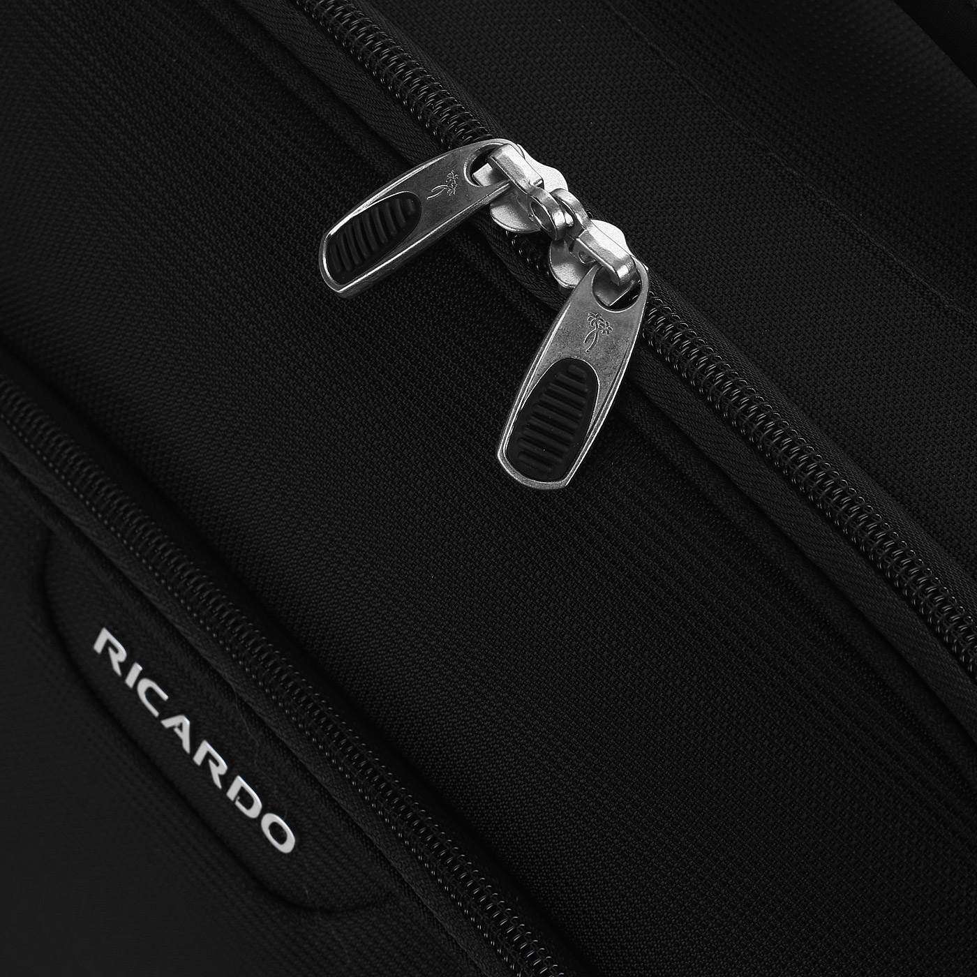 Чемодан маленький S тканевый Ricardo Seahaven