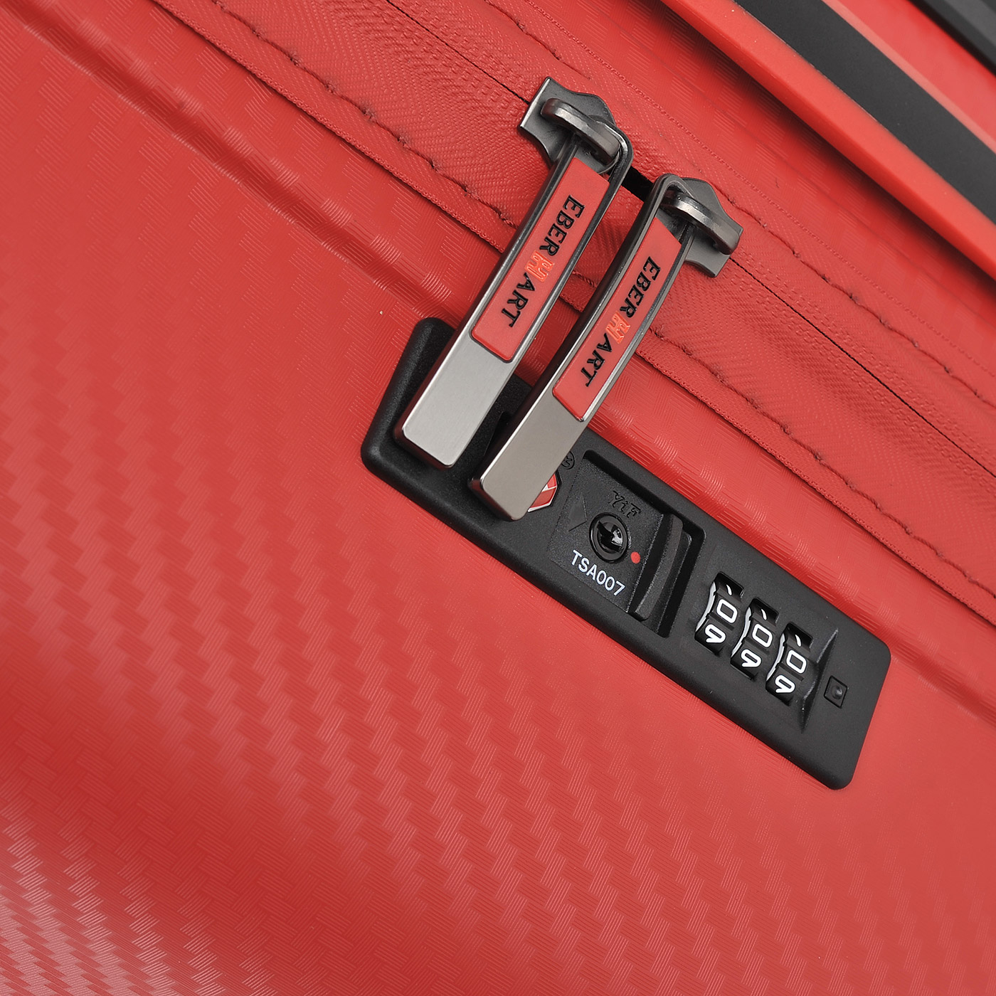 Чемодан средний M из полипропилена с кодовым замком Eberhart Vortex