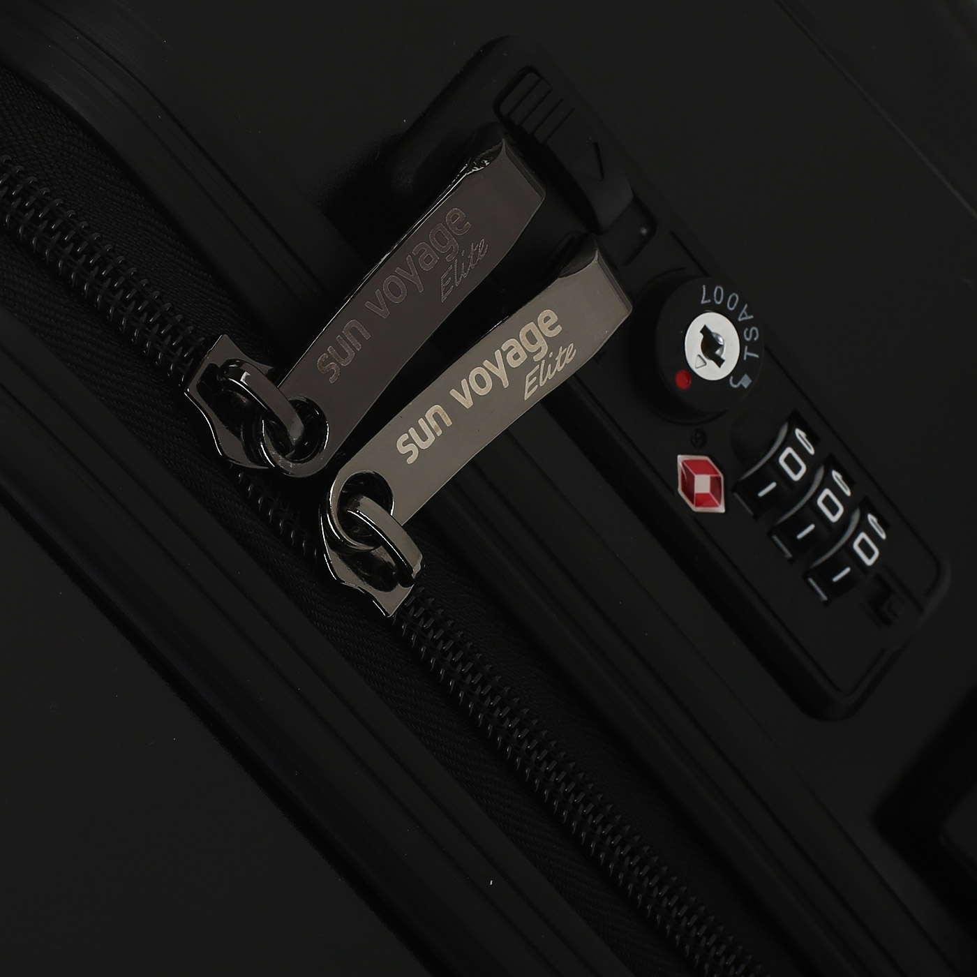 Чемодан средний M из ABS-пластика с кодовым замком Sun Voyage Elit