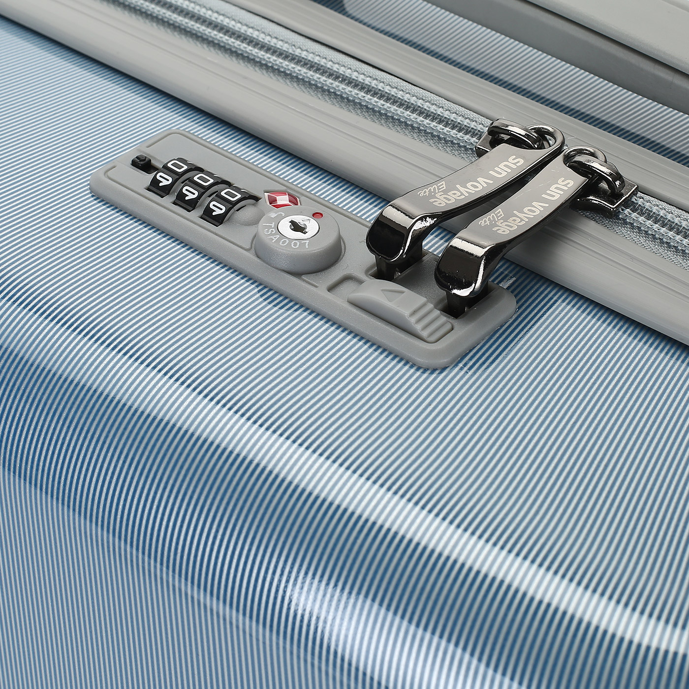 Чемодан маленький S из ABS-пластика с кодовым замком Sun Voyage Elit