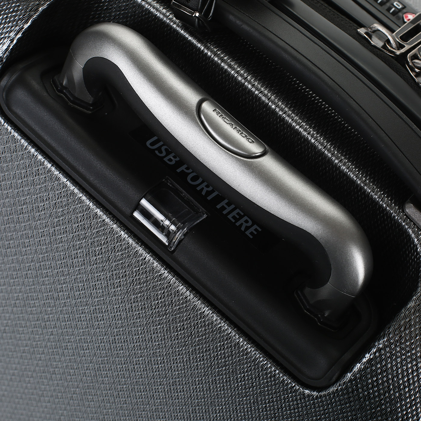 Чемодан маленький S из поликарбоната Ricardo San Clemente 2.0