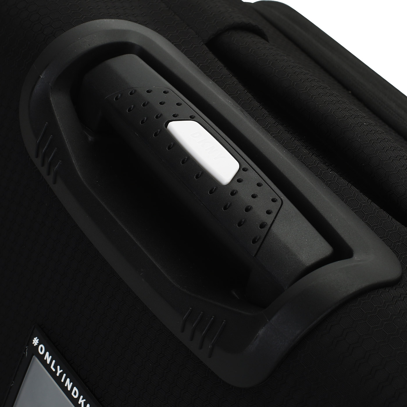 Чемодан средний M тканевый с кодовым замком DKNY DKNY-306 Fearless