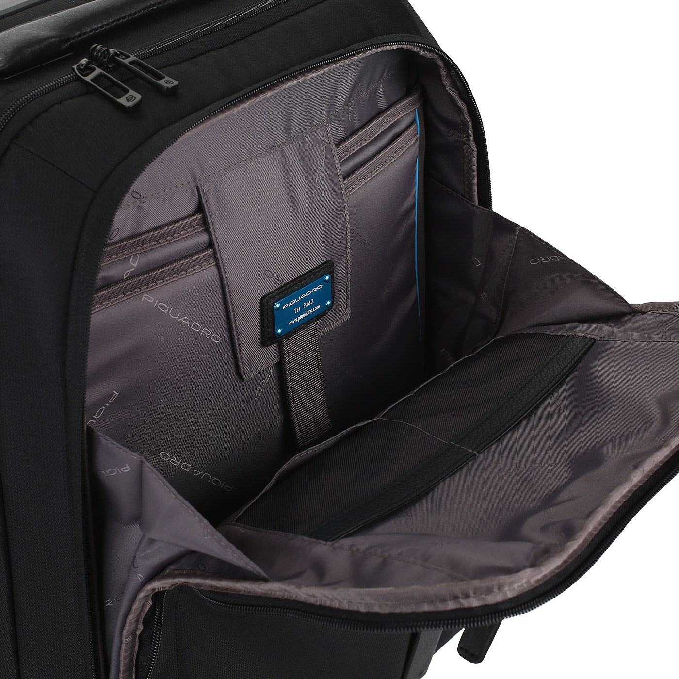 Чемодан маленький S с кодовым замком Piquadro P16