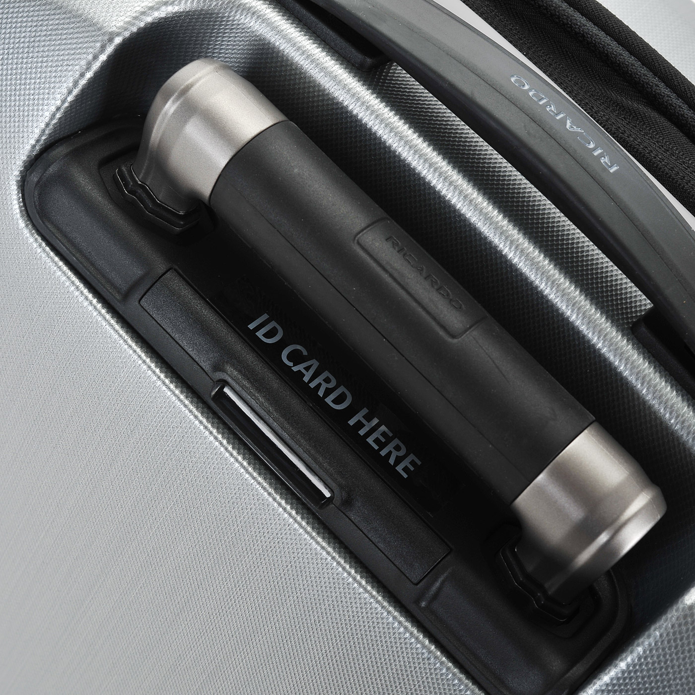 Чемодан маленький S из поликарбоната с кодовым замком Ricardo Beverly Hills Rio Dell