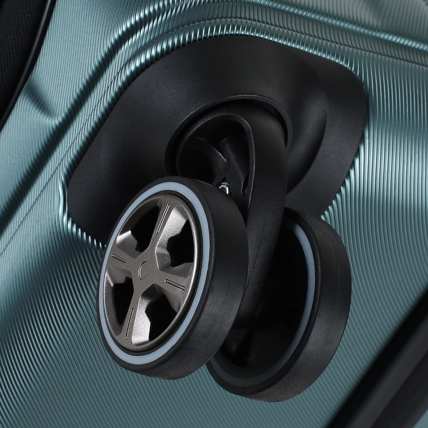 Чемодан большой L из поликарбоната Delsey Shadow 5.0