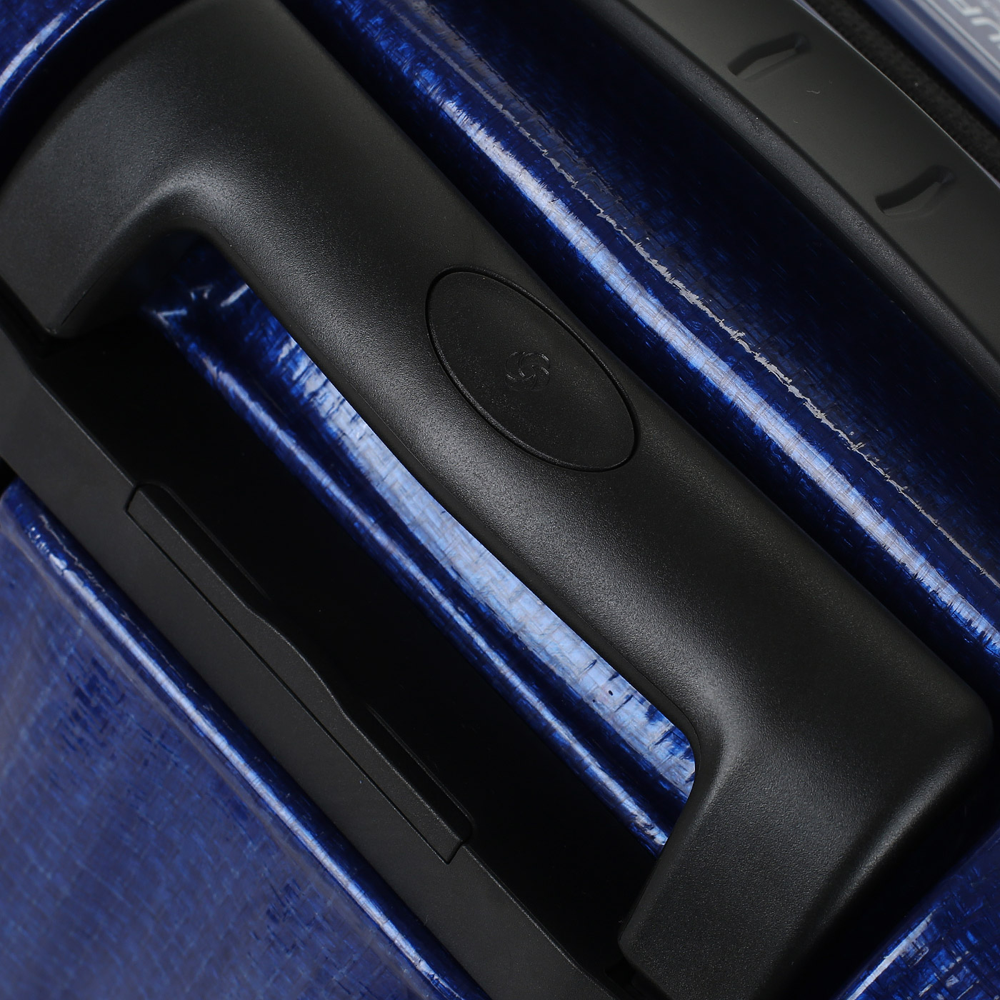 Чемодан для ручной клади из материала Curv с кодовым замком Samsonite C-Lite