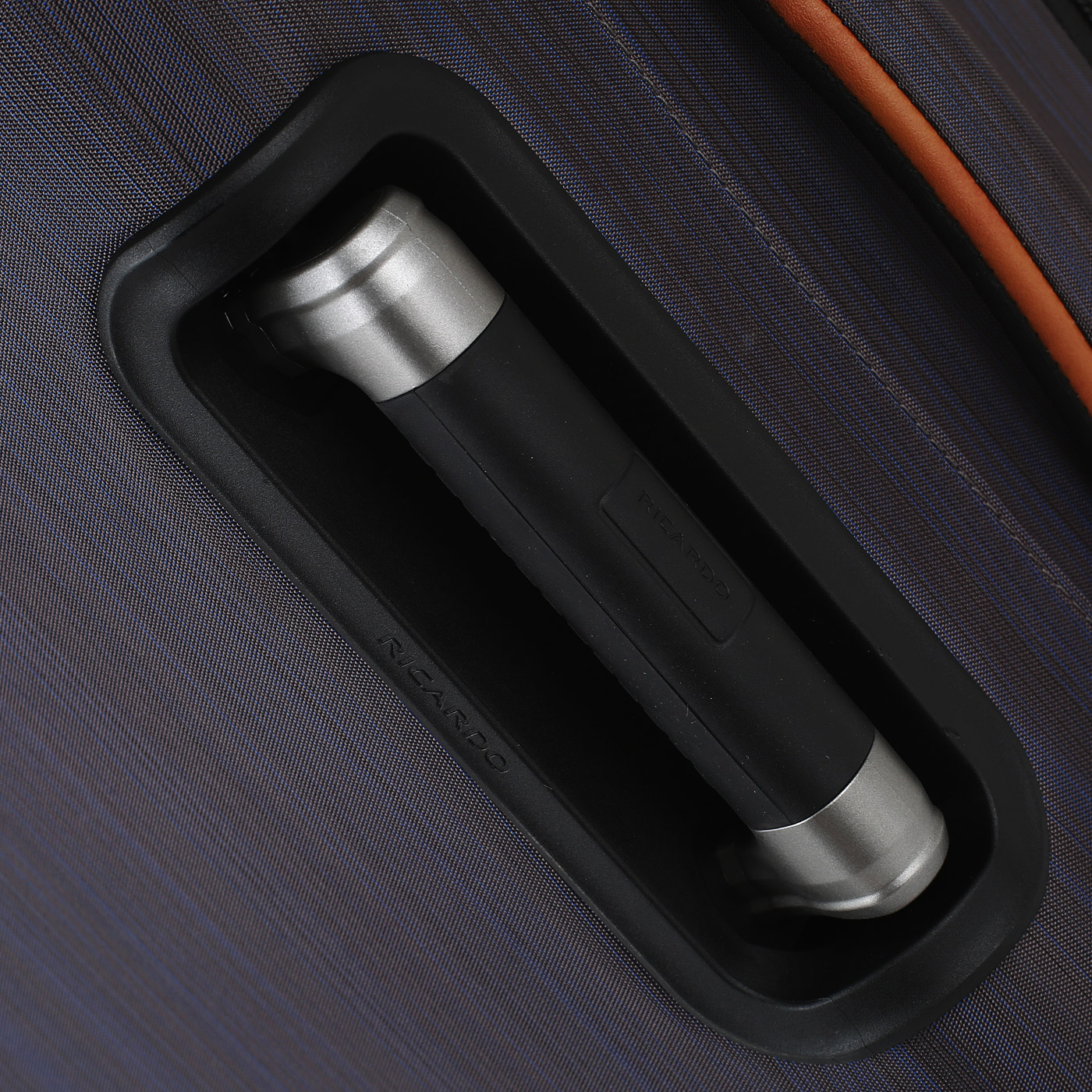 Чемодан большой L тканевый с кодовым замком Ricardo Cabrillo 2.0 Softside