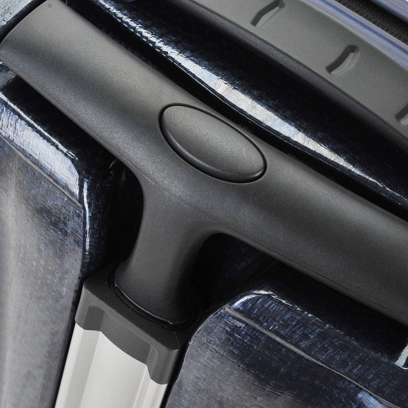 Чемодан для ручной клади из материала Curv с кодовым замком Samsonite Cosmolite