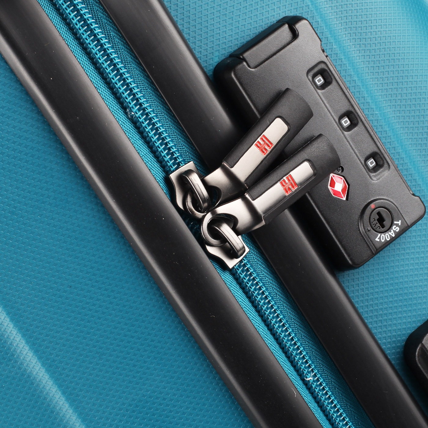 Чемодан средний M из полипропилена Eberhart Storm