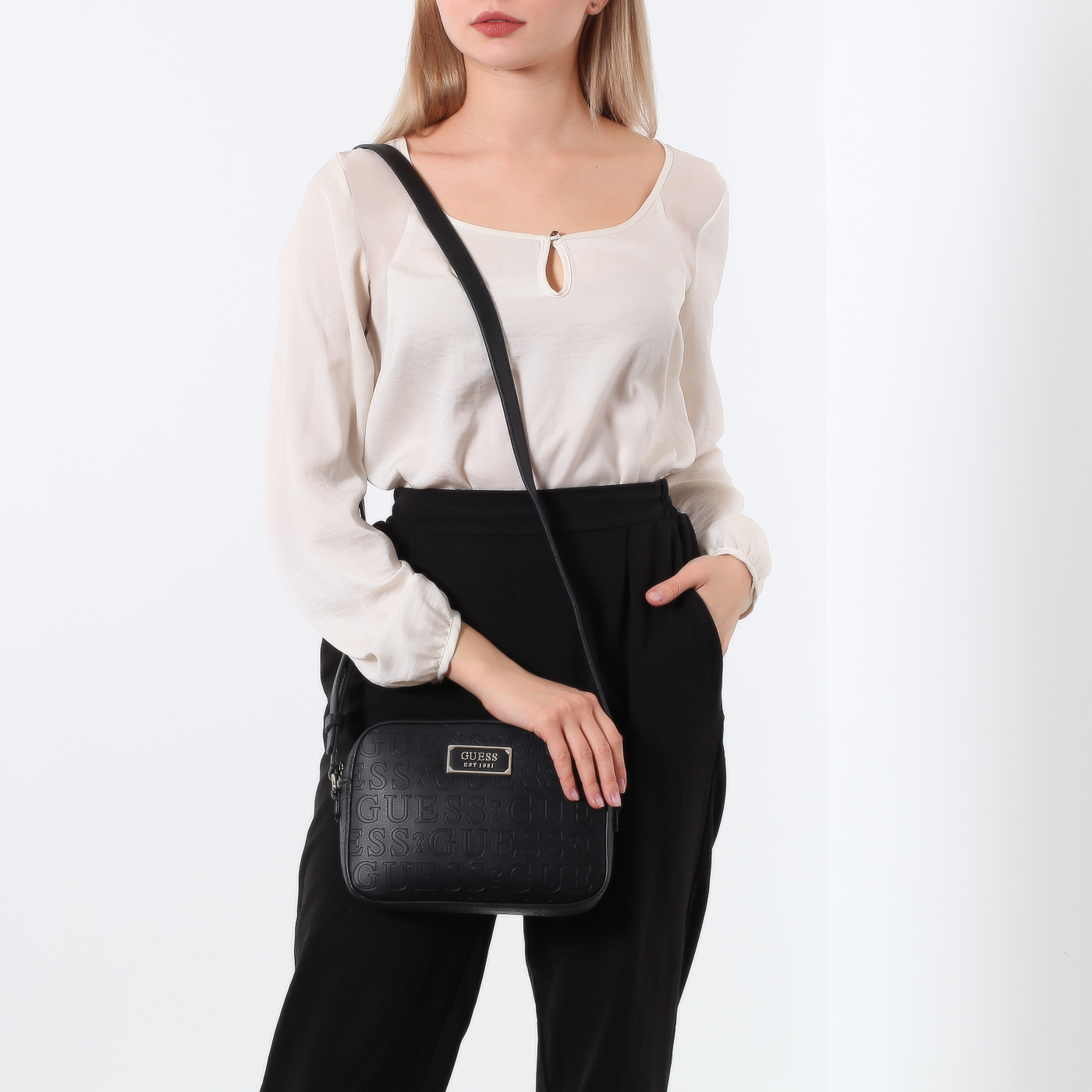 Тисненая сумка через плечо Guess Kamryn