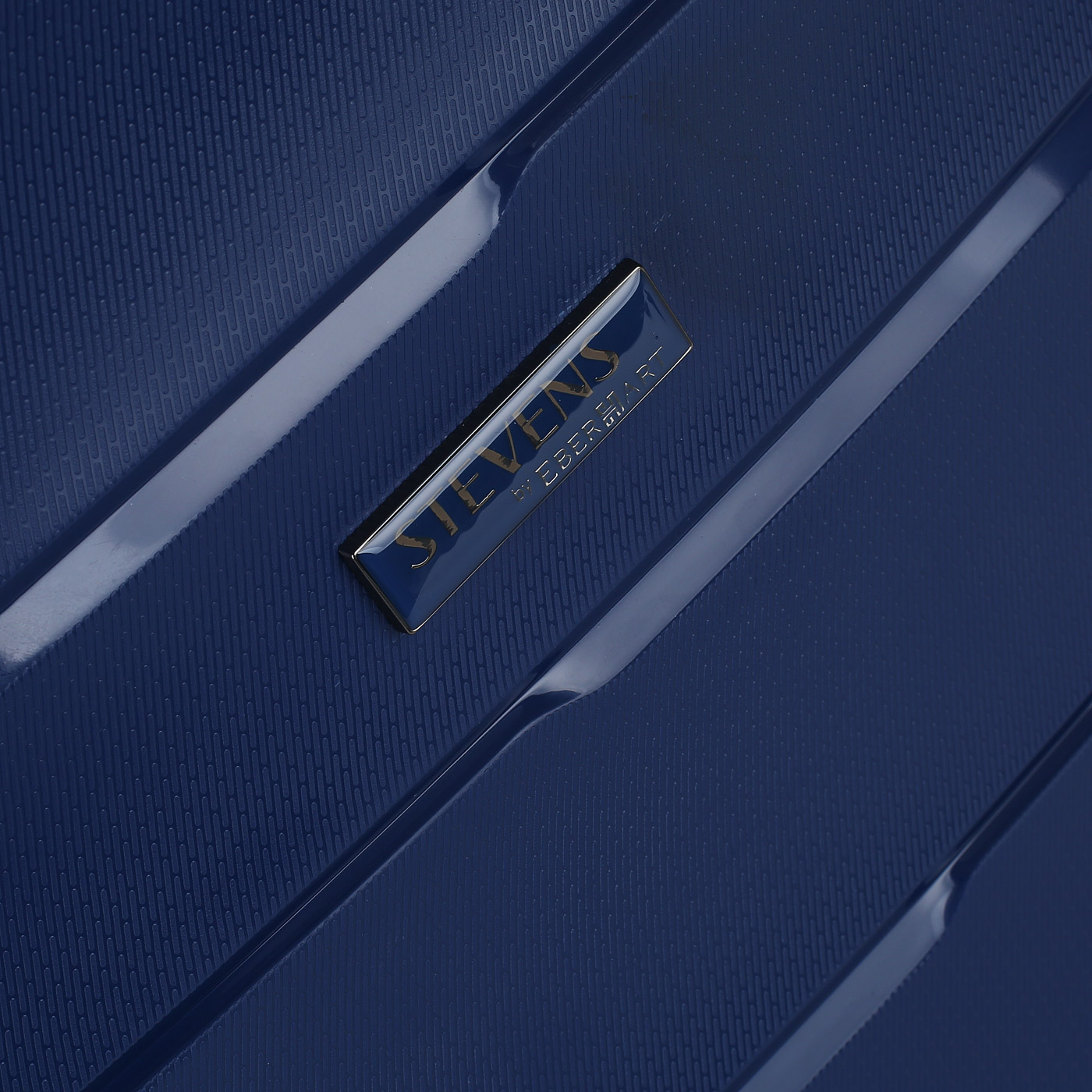 Чемодан маленький S из полипропилена с кодовым замком Stevens Soho 2.0