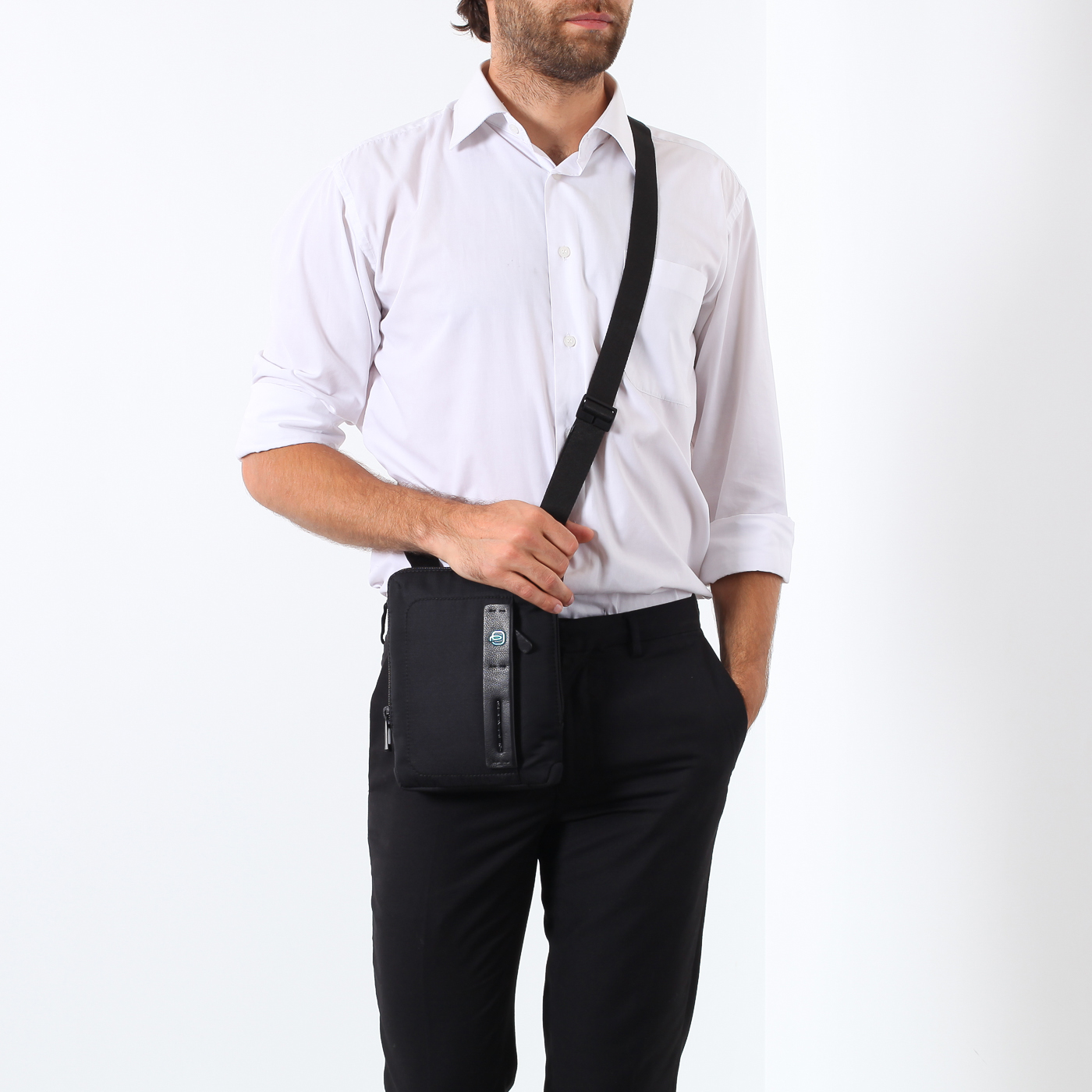 Кожаная сумка через плечо Piquadro P16