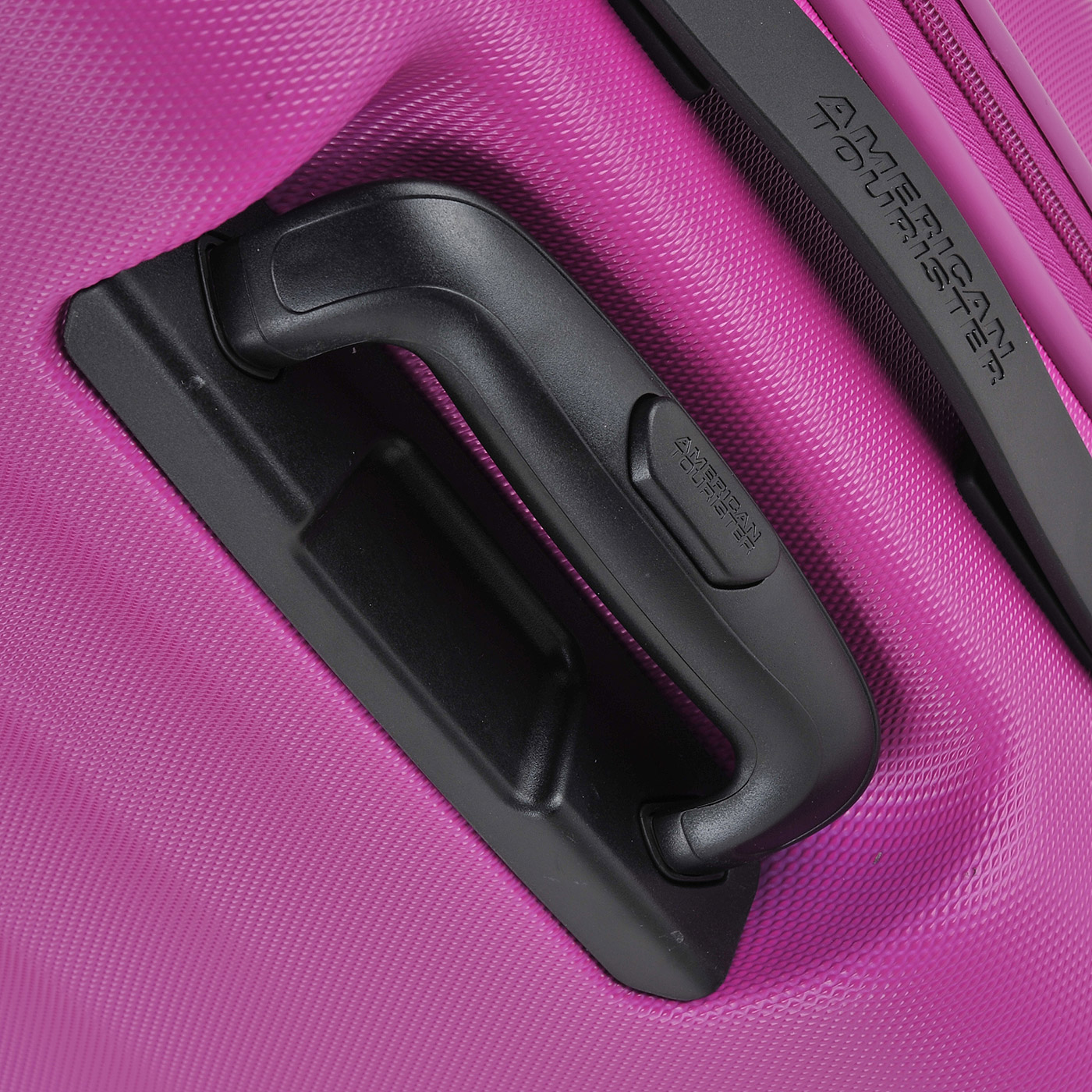 Чемодан средний M из ABS-пластика American Tourister Waverbreaker
