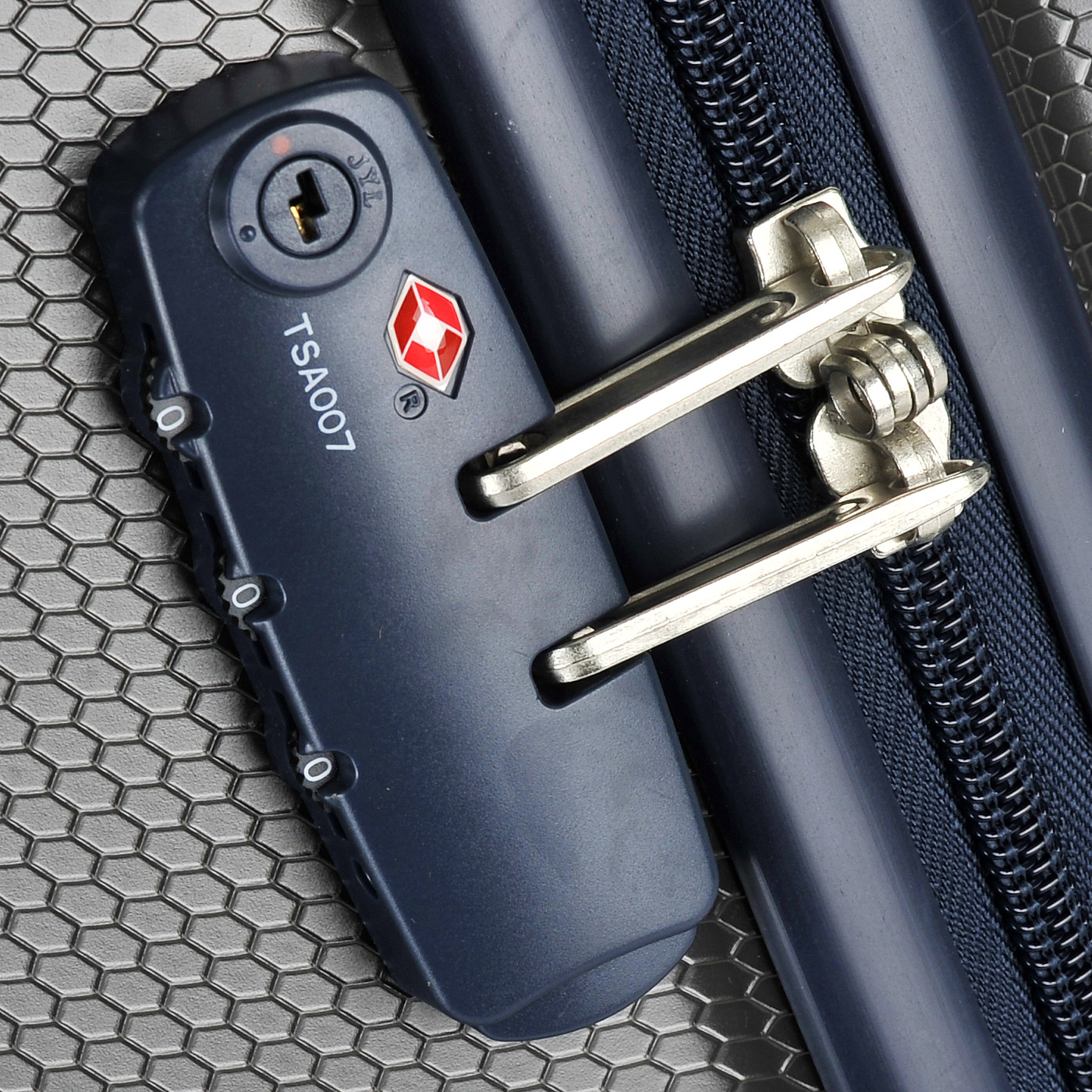 Чемодан большой L из ABS-пластика Delsey Clava