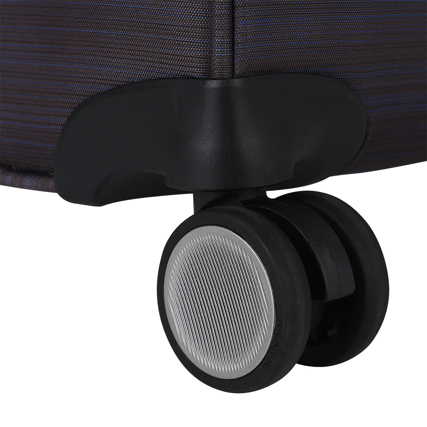 Чемодан большой L тканевый с кодовым замком Ricardo Cabrillo 2.0 Softside