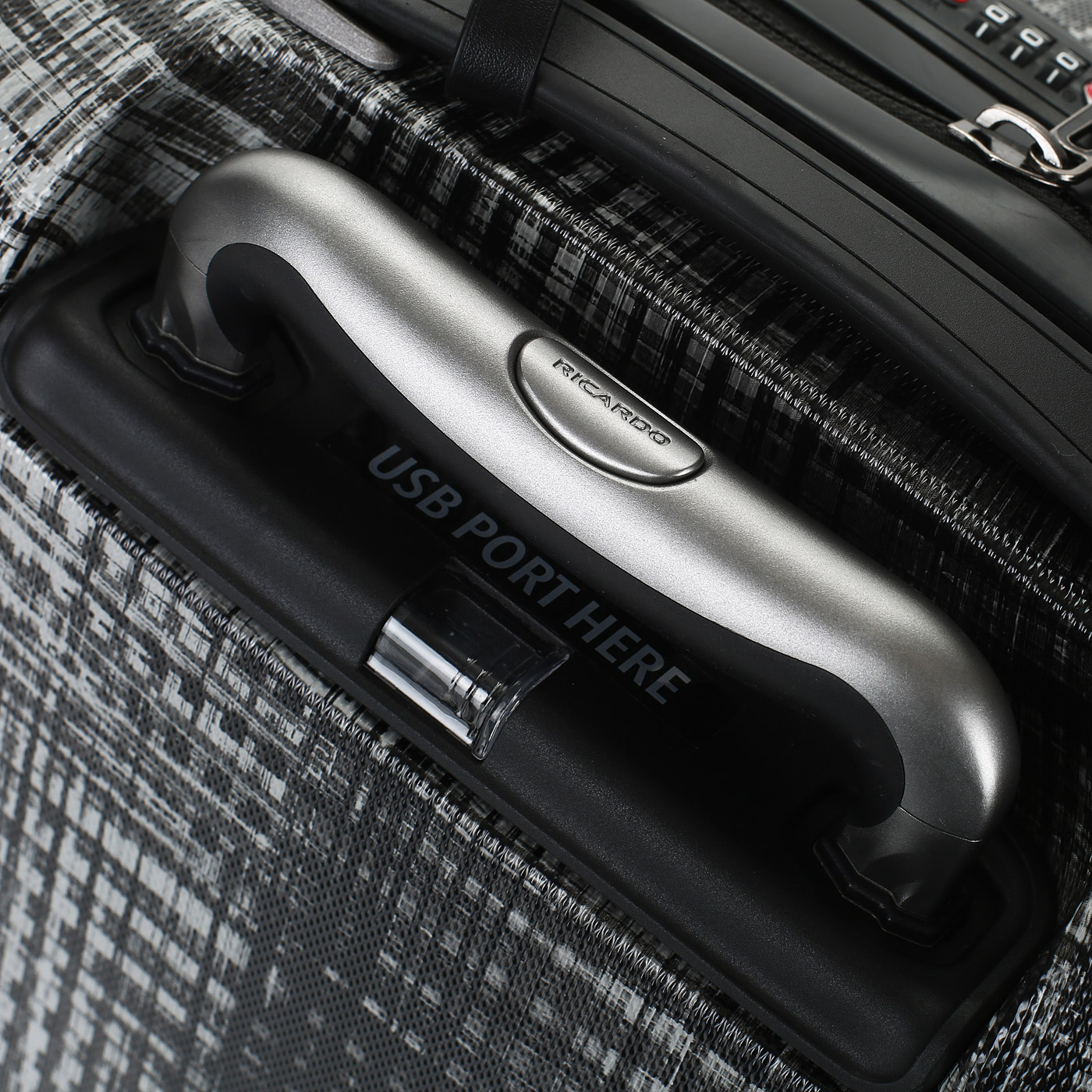 Чемодан маленький S из поликарбоната Ricardo San Clemente 2.0