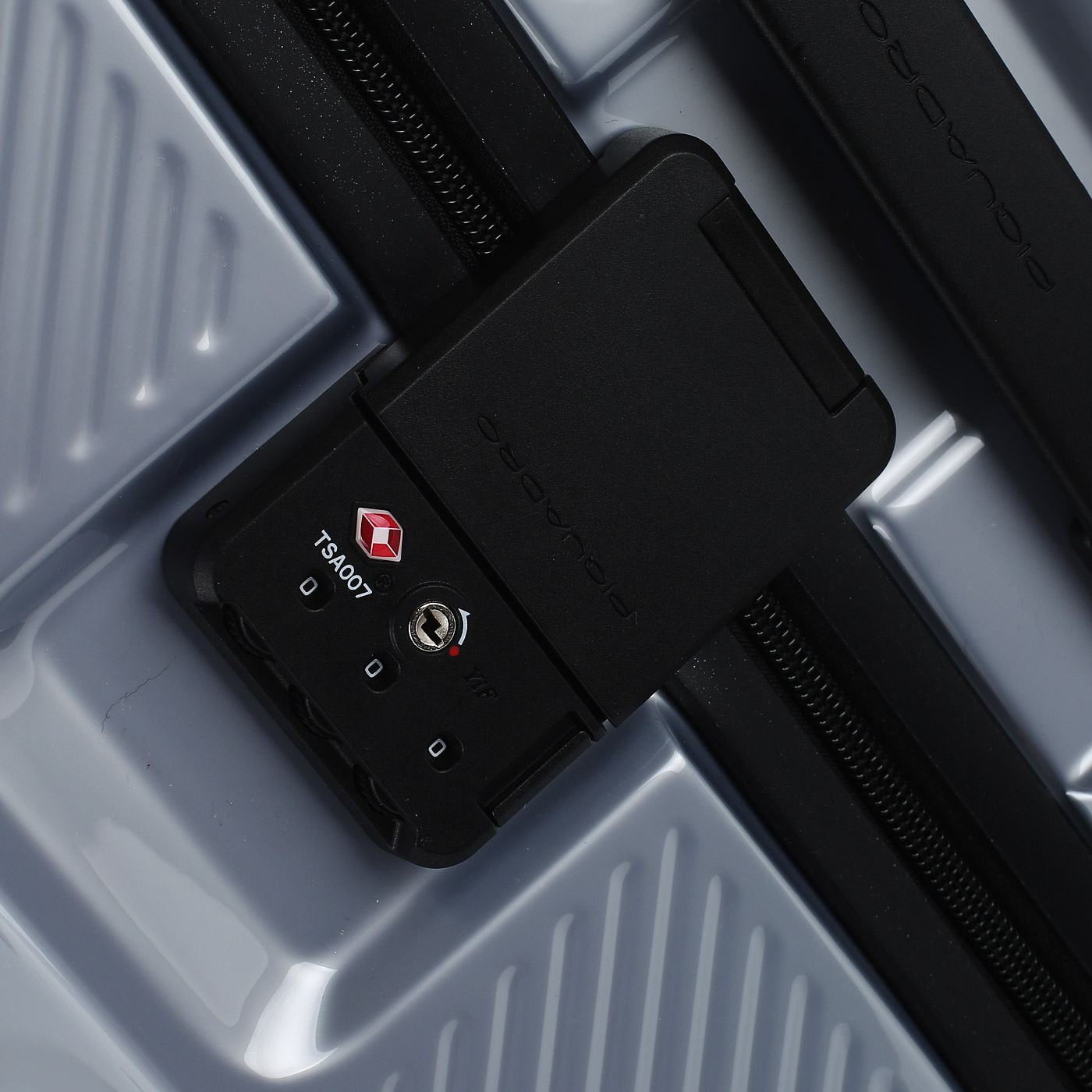 Чемодан Piquadro Cubica