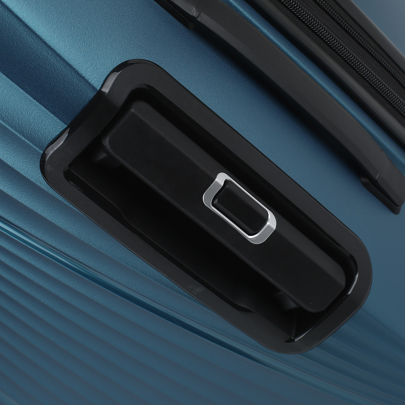 Чемодан большой L из полипропилена с кодовым замком Eberhart Elemental