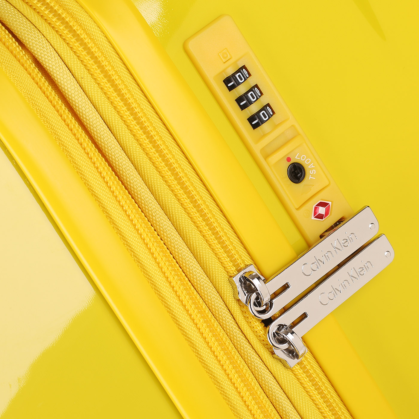 Чемодан большой L из ABS-пластика с кодовым замком Calvin Klein CK-630 Down To Fly