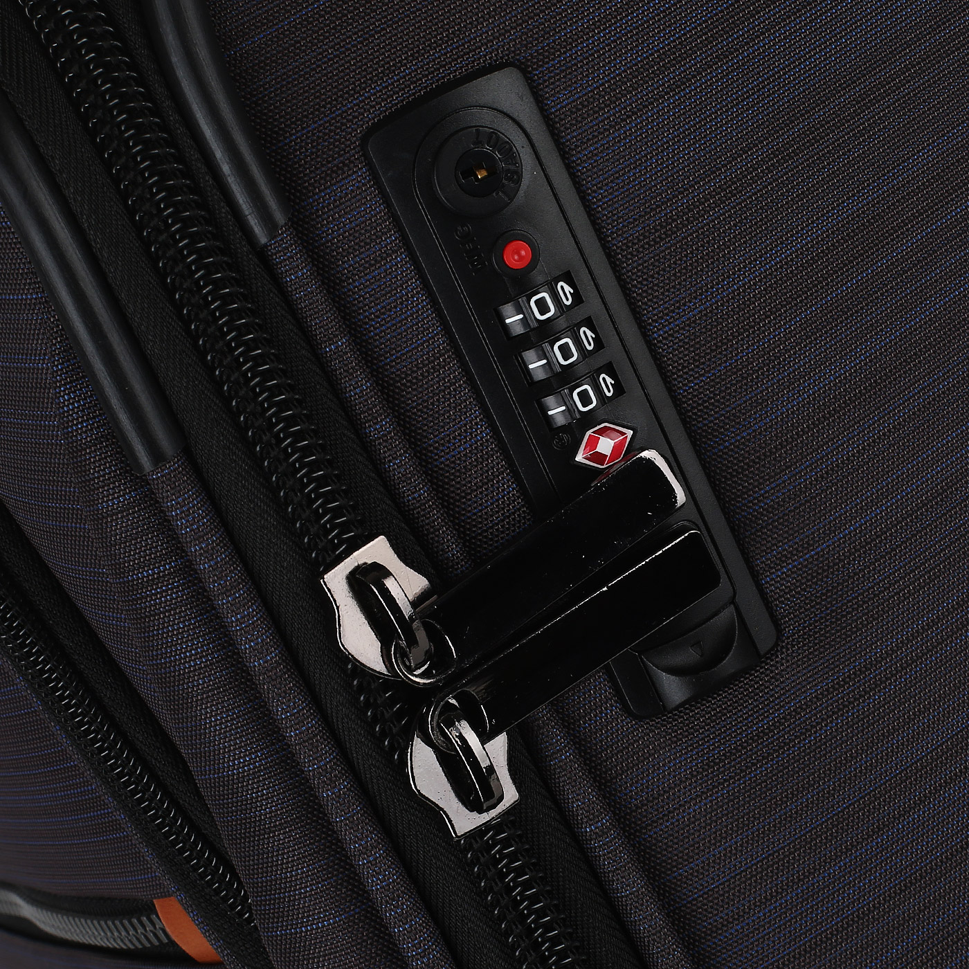 Чемодан большой L тканевый с кодовым замком Ricardo Cabrillo 2.0 Softside