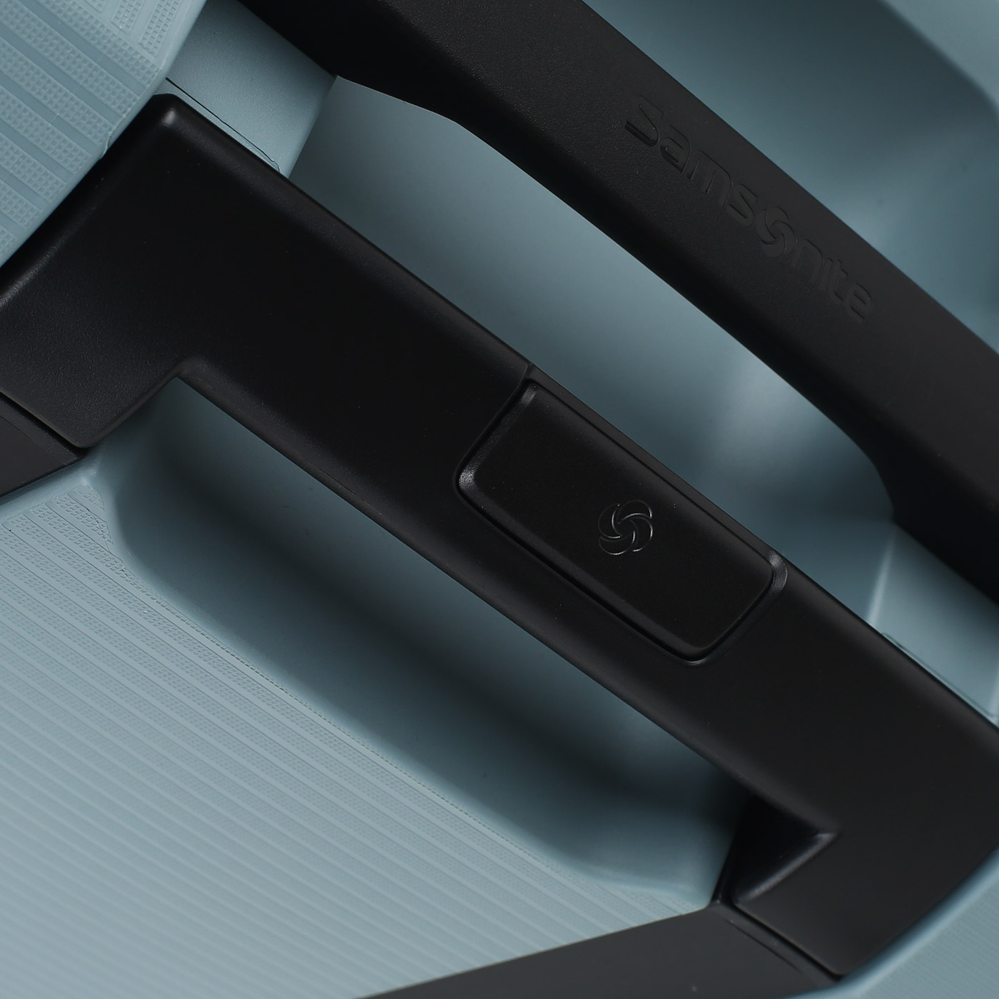 Чемодан большой L из полипропилена с кодовым замком Samsonite Magnum ECO