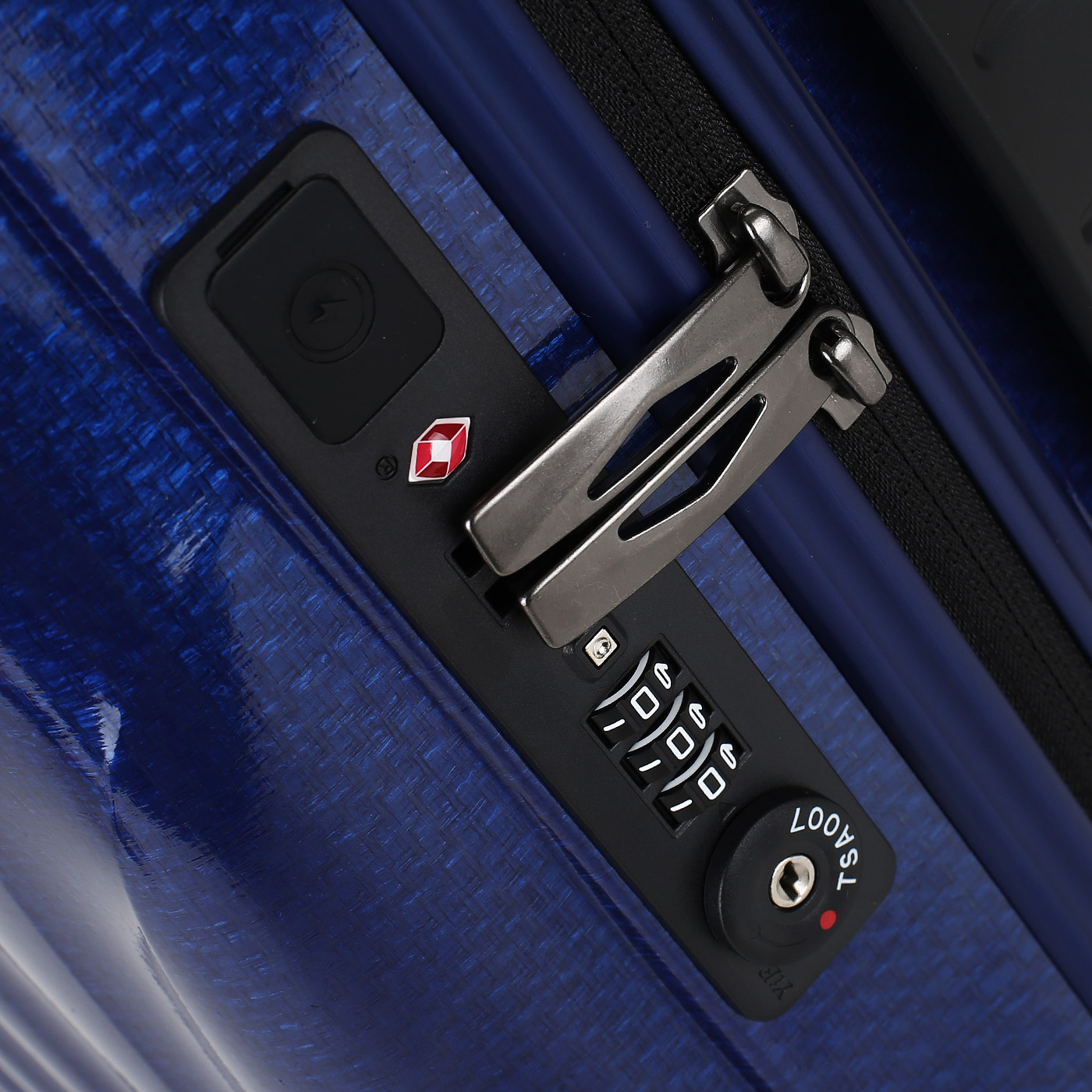 Чемодан для ручной клади из материала Curv с кодовым замком Samsonite C-Lite