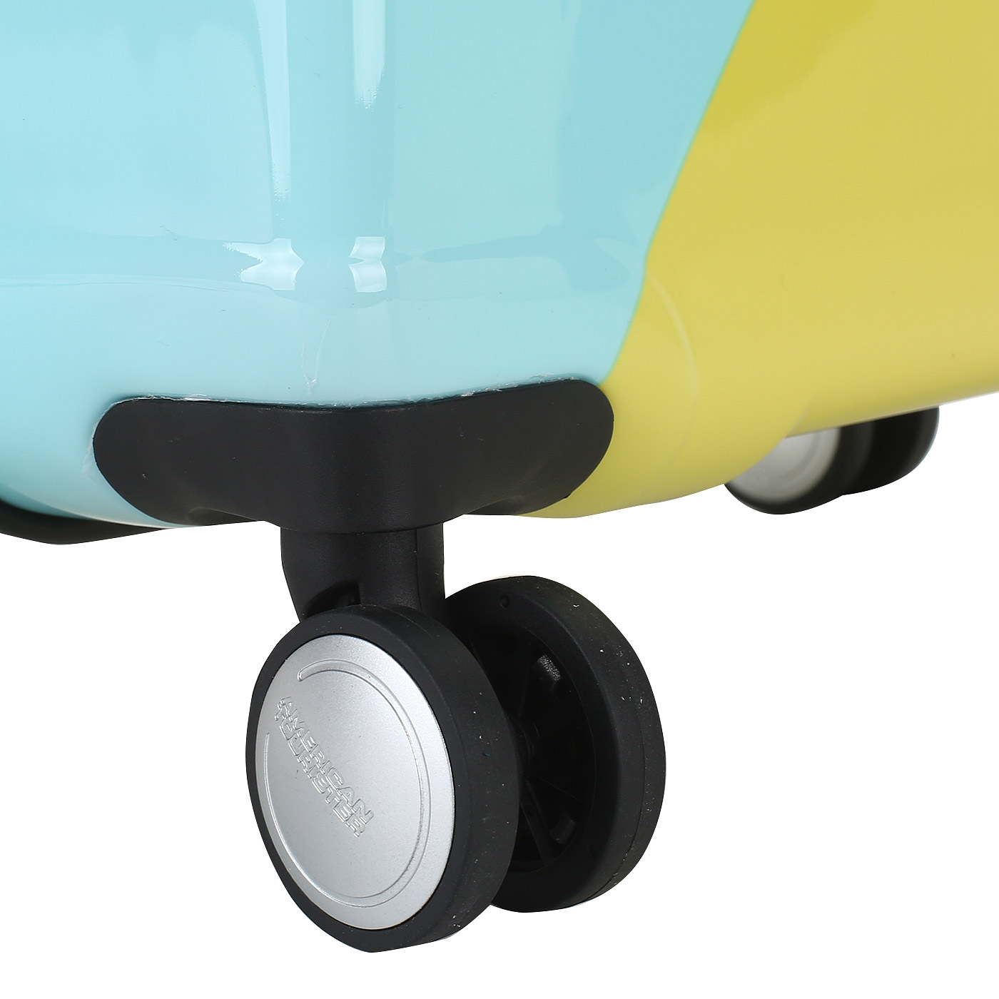 Чемодан для ручной клади из ABS-пластика American Tourister Waverbreaker