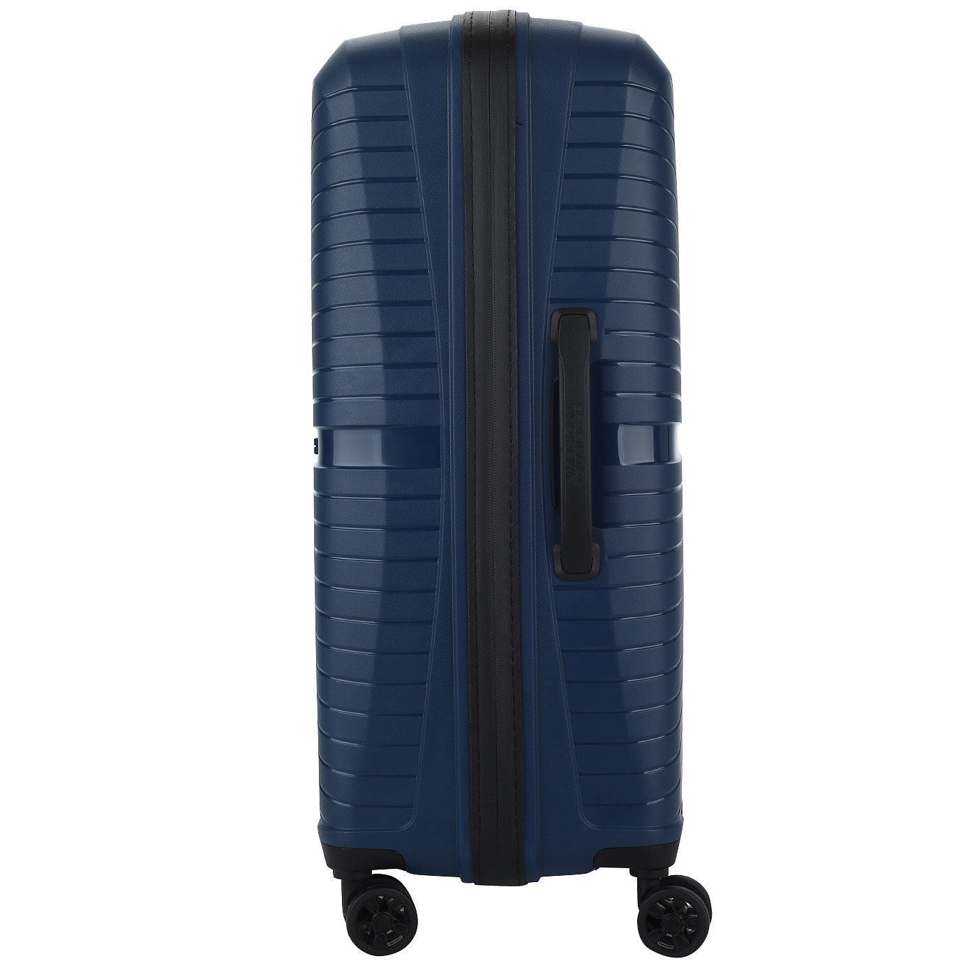 Чемодан средний M из полипропилена с кодовым замком American Tourister Airconic