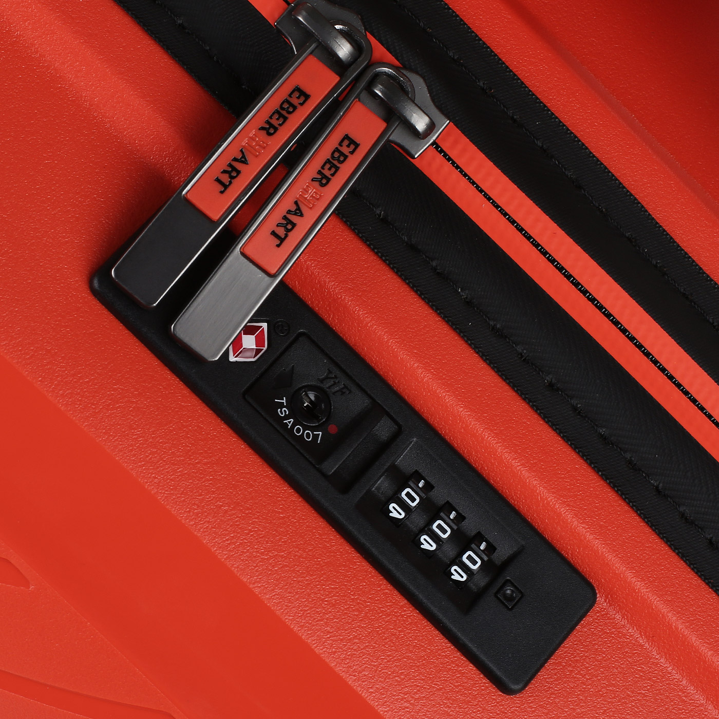 Чемодан средний M из полипропилена Eberhart Delight