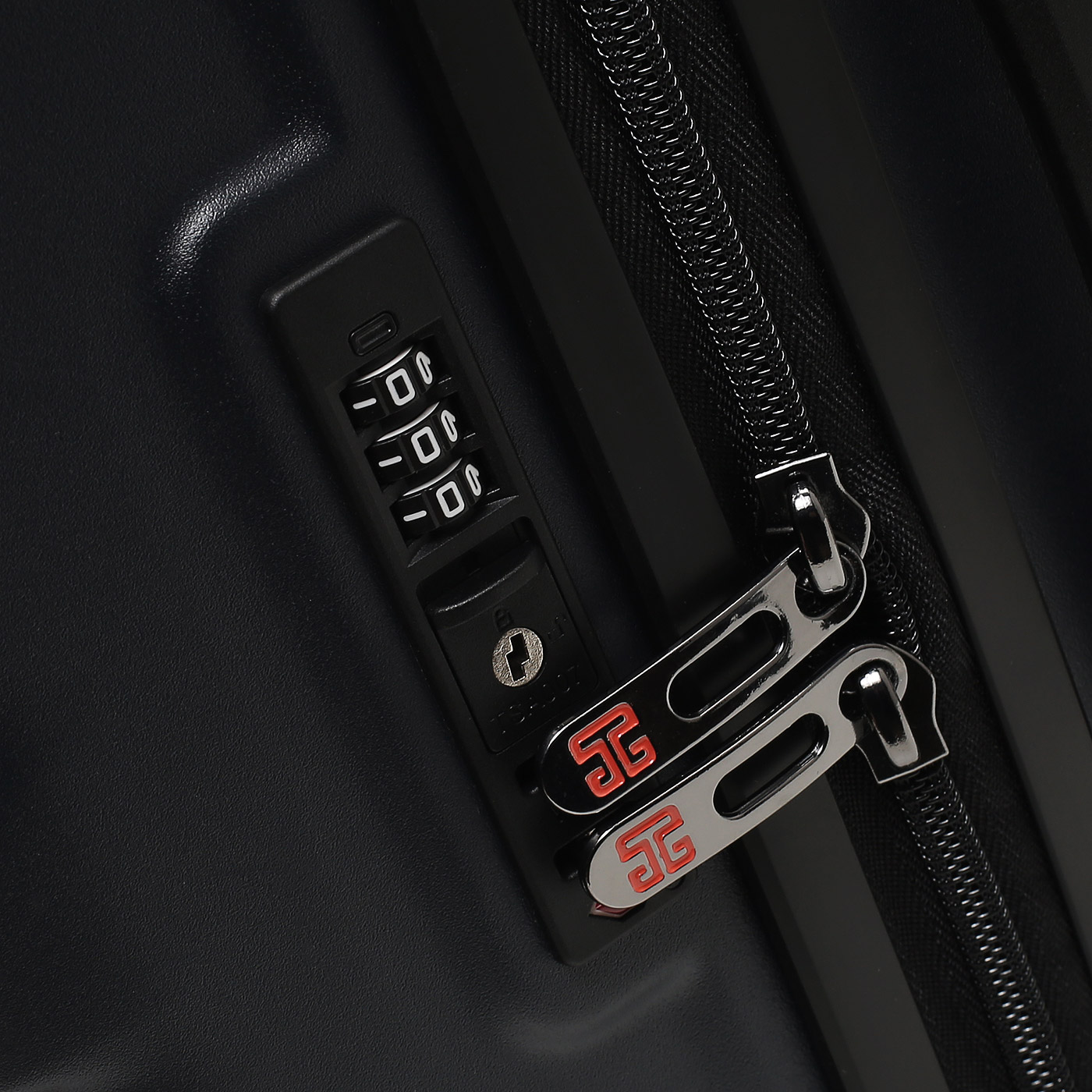 Чемодан средний M из поликарбоната Eberhart Phantom