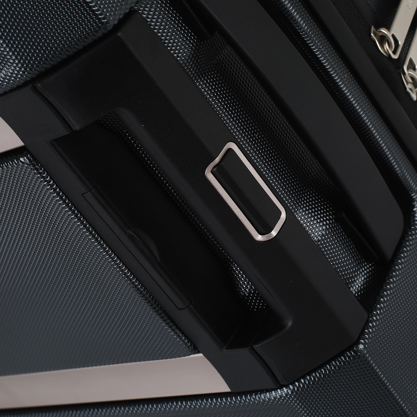 Чемодан средний M из поликарбоната Samsonite Prodigy